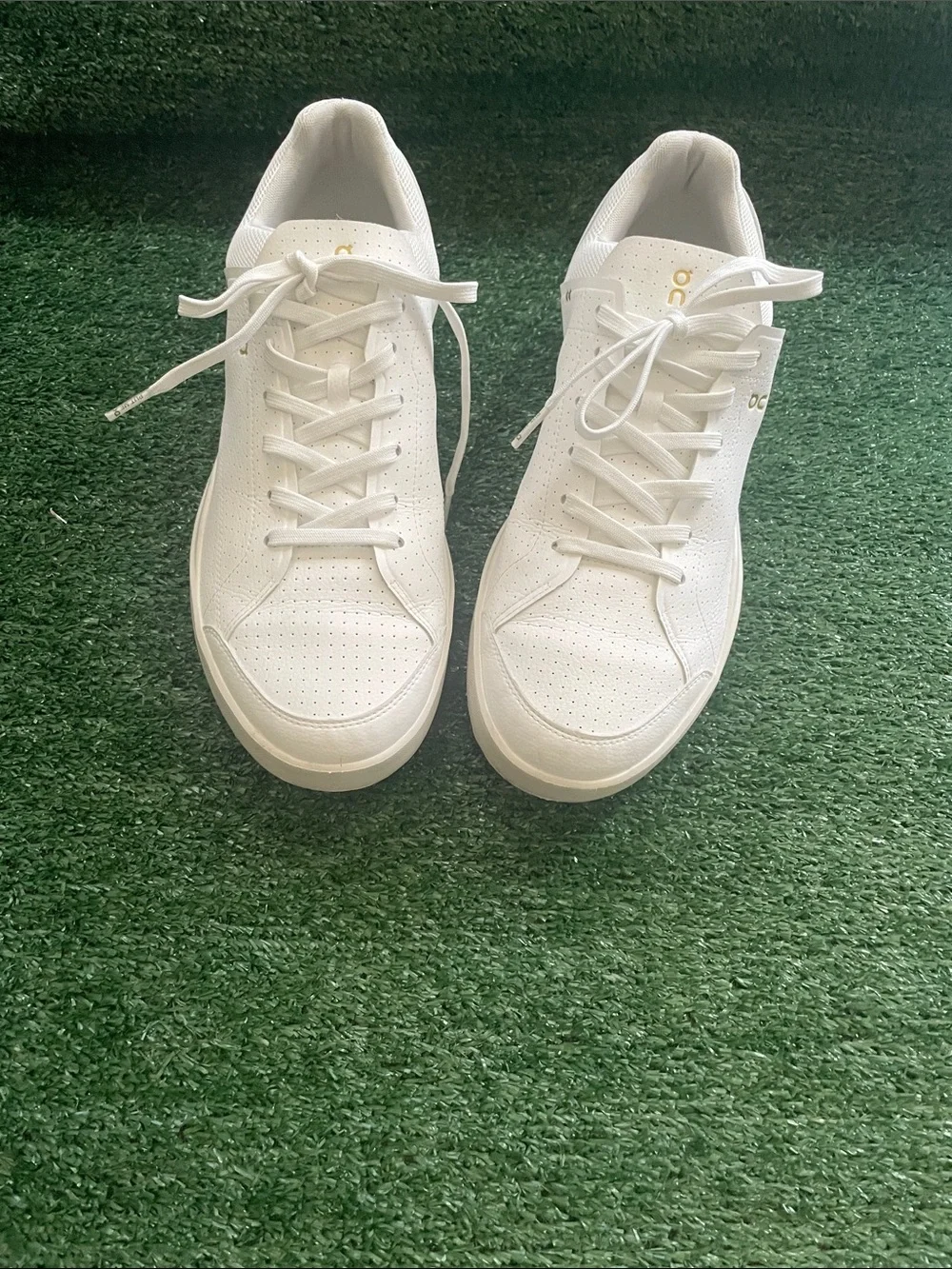 ON The Roger Centre Court Sneakers Men’s 12.5 White Olive Perforated Leather